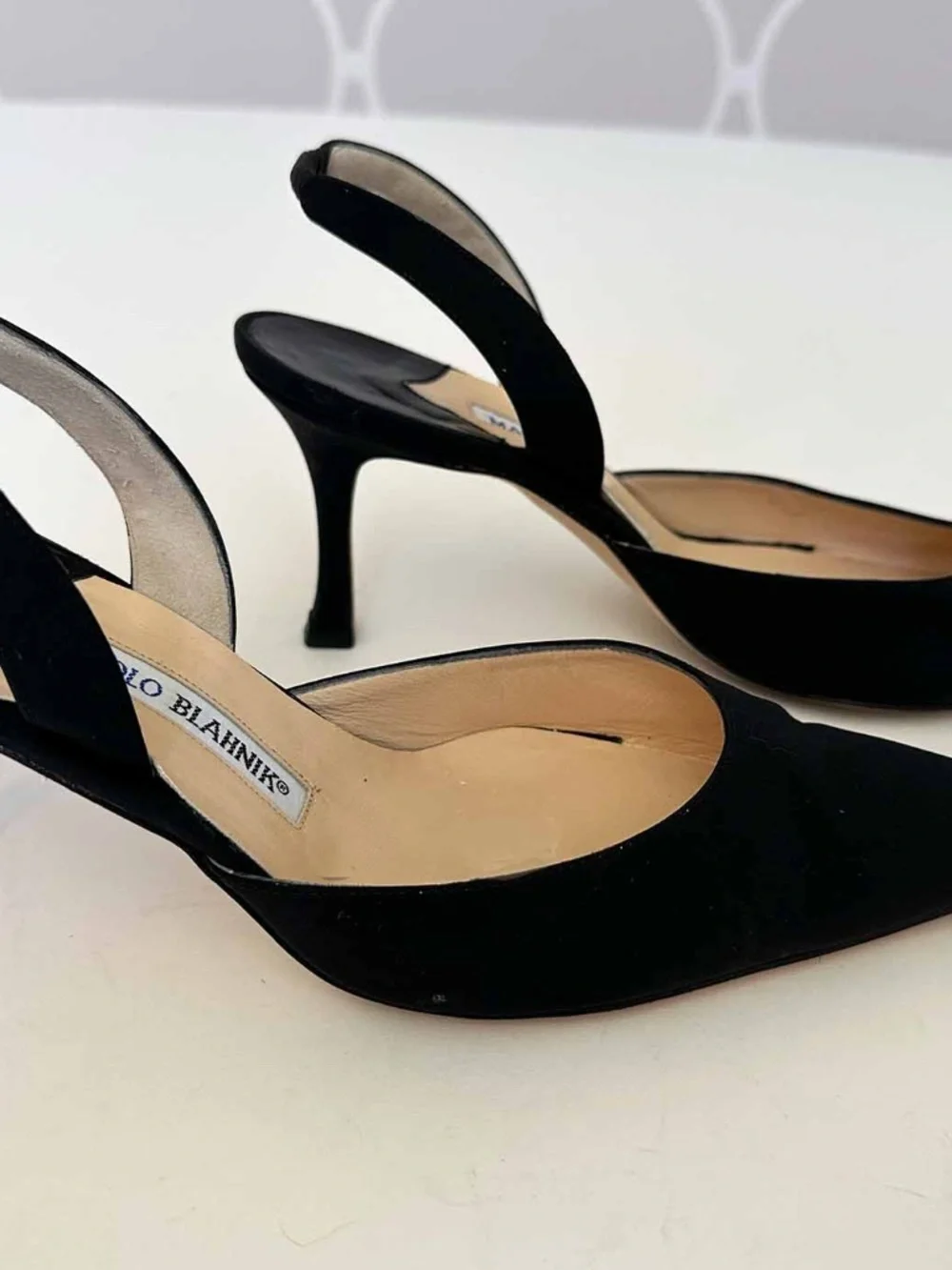 MANOLO BLAHNIK Black Crepe Pointed Toe Slingback Pumps Heels IT 38.5 US 8.5